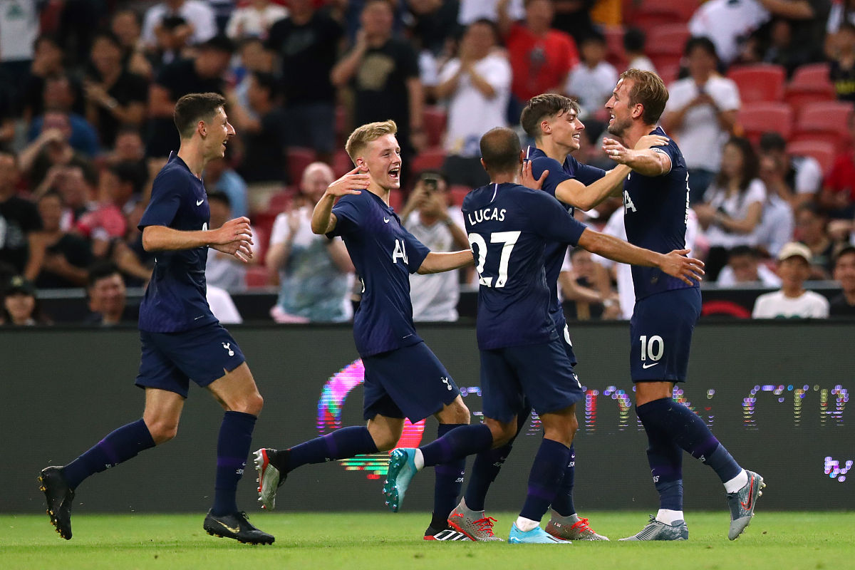 包含集结日中超焦点战；瓦伦西亚内部沟通；话题不断；球探报告显示潜力的词条